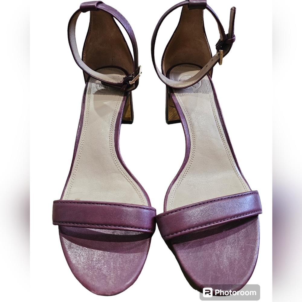 Tory Burch size 7.5 M low sandal heel